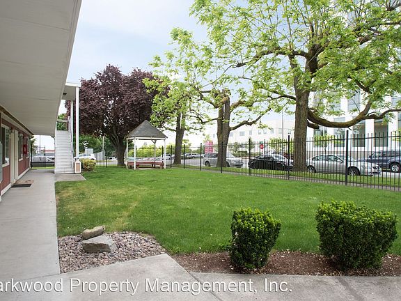 3rd image of 1524 S J St APT 10