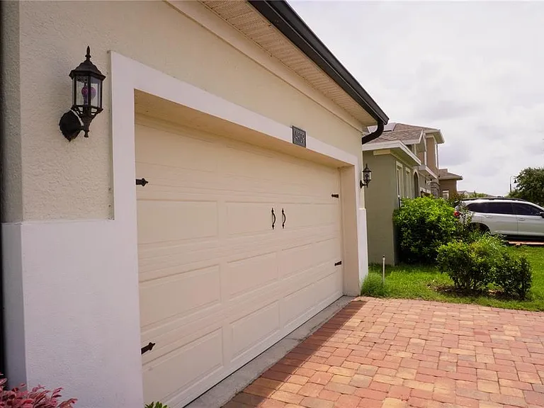 4909 Olivia Ct — Photo 3