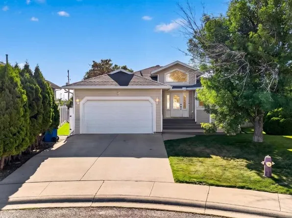 27 E Cougar Bay N, Lethbridge, AB T1H 6H3