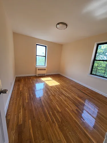 1275 E 5th St #5 Photo 1