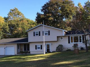 34 Summit Dr, North Branford, CT 06471