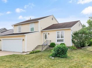 119 Heather Ln, Streamwood, IL 60107