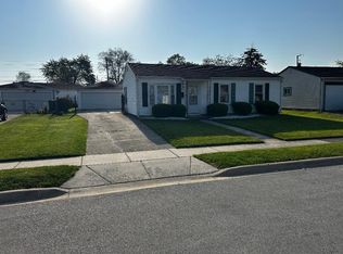 411 Kenyon Ave, Romeoville, IL 60446