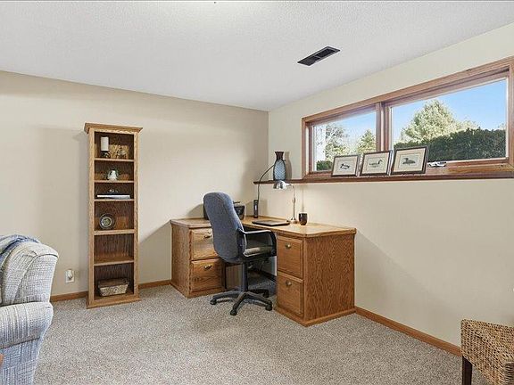 5th image of 1828 Oak Ridge Dr