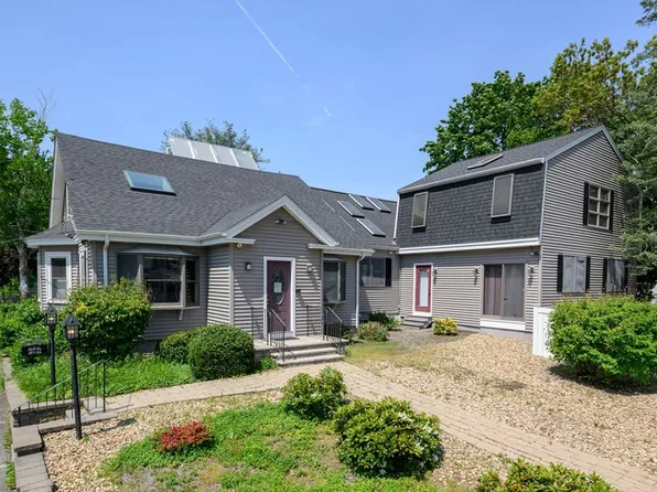 275 W Main St, Norton, MA 02766