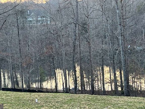 4th image of 940 Purvis Rd