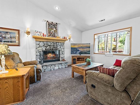 5th image of 636 E Mountain View Blvd