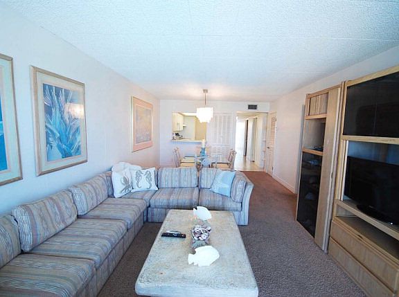 4th image of 708 Padre Blvd Unit 204