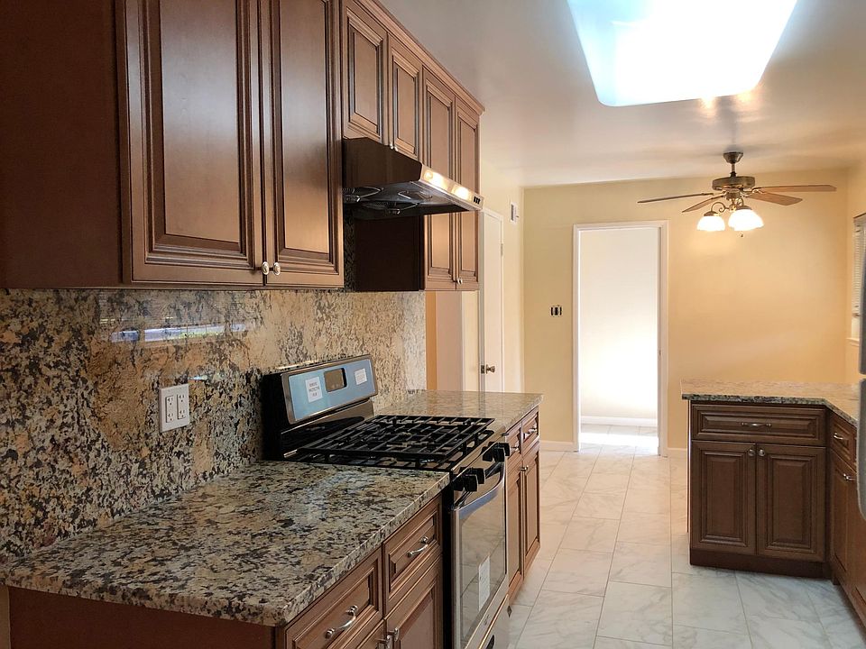 1st image of 10620 E Estates Dr