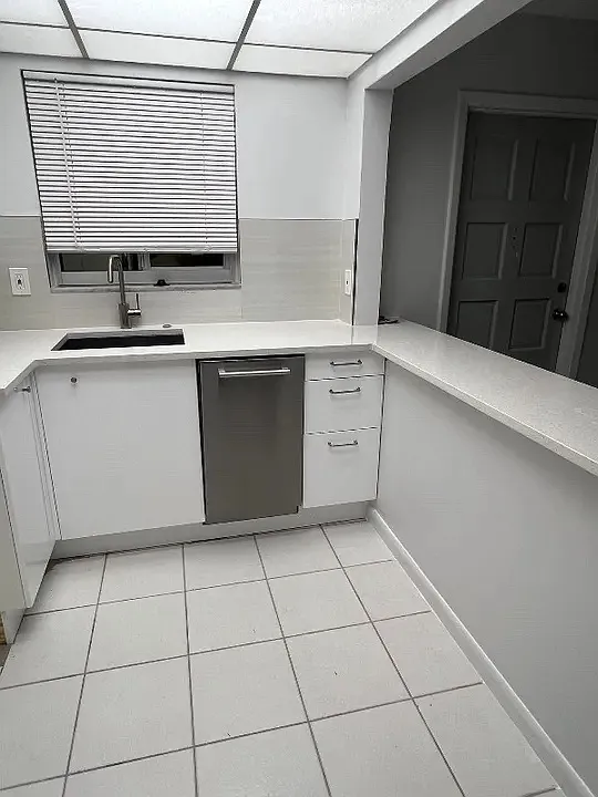 1 bed, 570 sqft, $1,750 — Photo 2