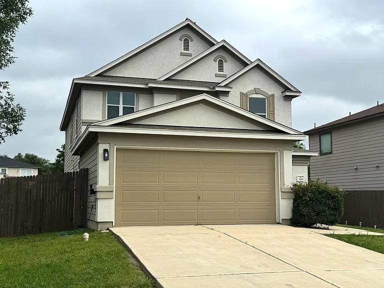 349 Tower Dr — Photo 2