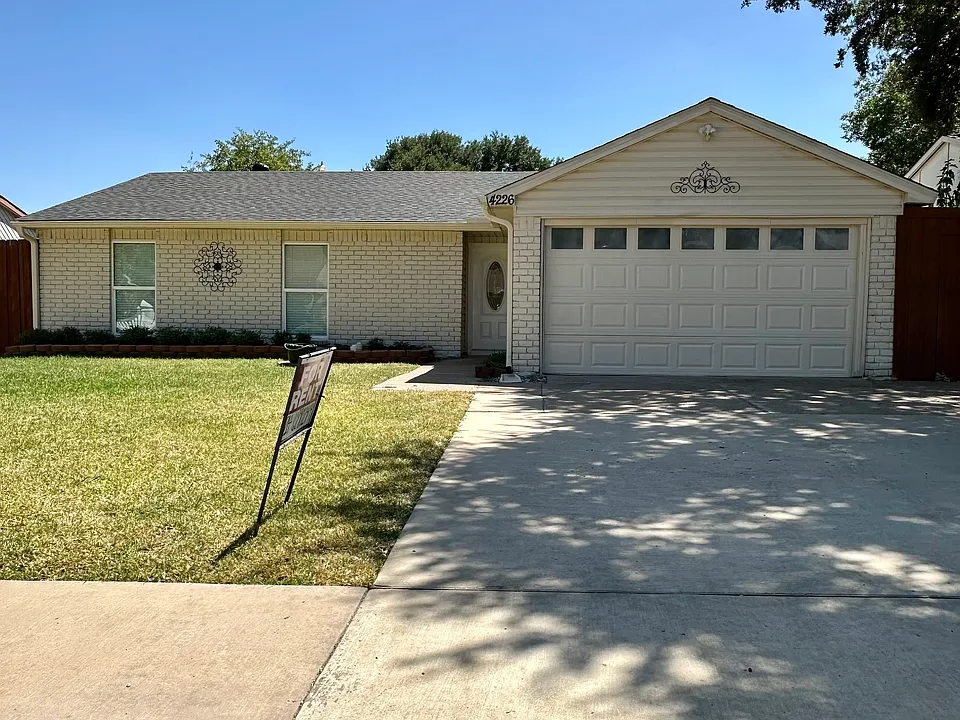 4226 Blue Creek Dr
