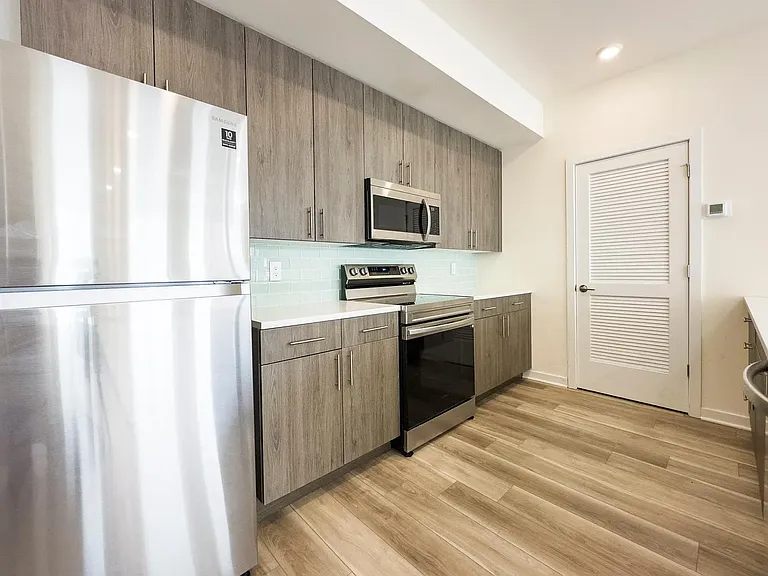 1667 N 5th St #B011 — Photo 1