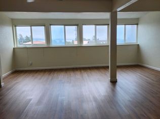 619 Chetco Ave #3, Brookings, OR 97415