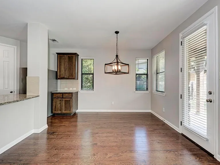 6805 Barstow Ct — Photo 14