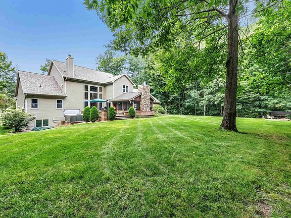 3rd image of 4408 Forest Ridge Dr