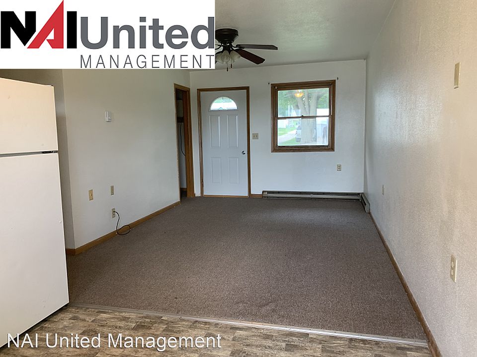 2nd image of 202 W 2nd St #2