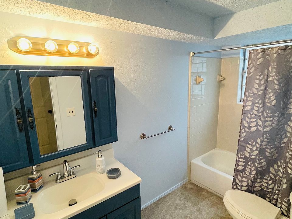 2nd image of 5613 N Warren Ave