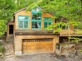 7733 Lower Fishers Rd, Victor, NY 14564
