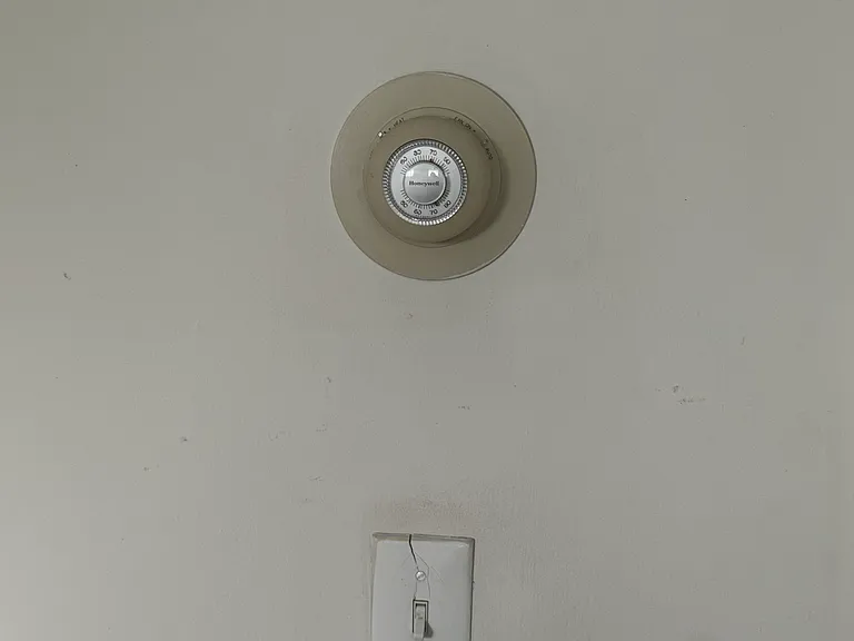 643 Tompkins Ave #1 — Photo 12
