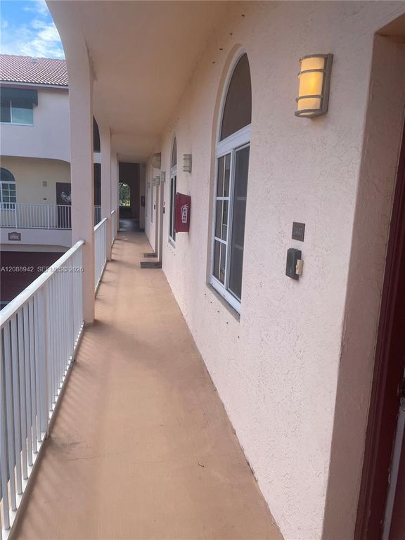 2447 NE 14th St APT 510, photo 6