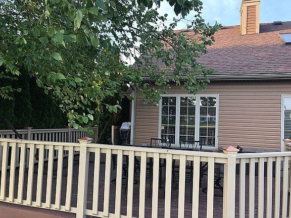 3rd image of 14745 Prairie Lake Dr