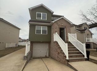22 Bayonne Ct #1, Staten Island, NY 10302
