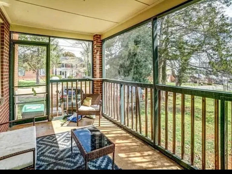Screened in porch