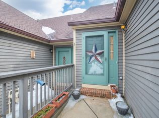 9 New Bedford Rd APT G, West Milford, NJ 07480