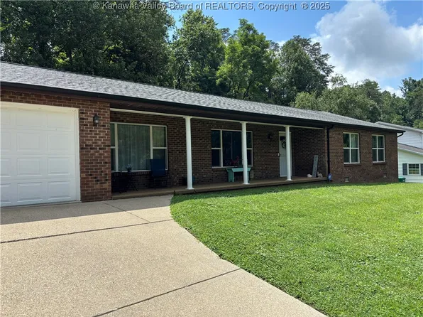 43 Deerfield Dr, Hurricane, WV 25526