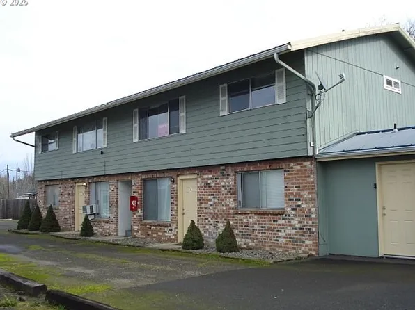 3148 W Harvard Ave, Roseburg, OR 97471