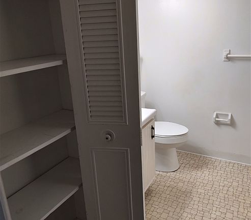 5th image of 1720 Carriage Ln APT 303