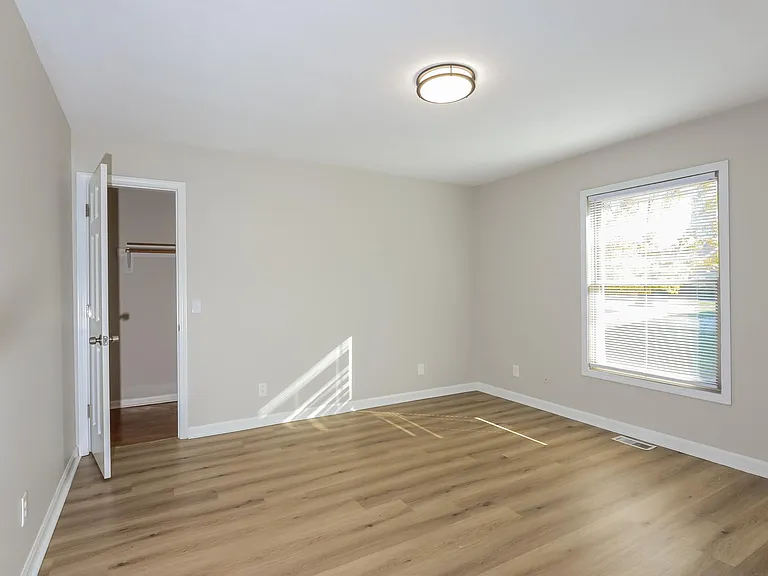 5291 Villa Ct — Photo 12