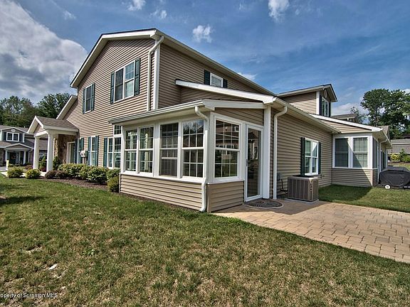 3rd image of 124 Wyndham Rd #124