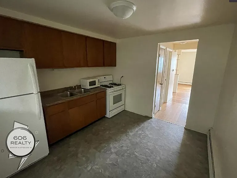 4827 West 31st! Great location for walkability! — Photo 1