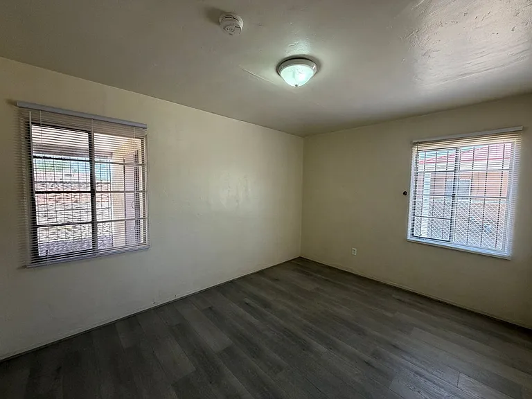 1801 Palomas Dr NE — Photo 12