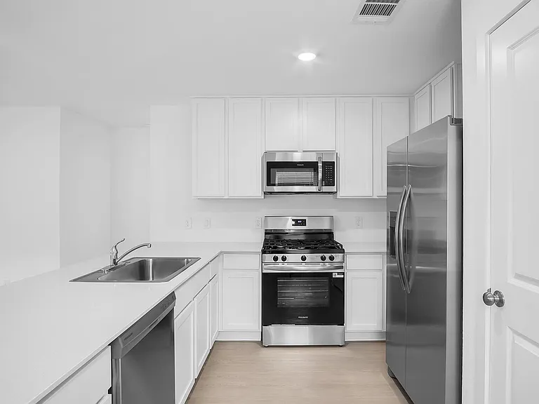 220 Laura Leigh Ln — Photo 8