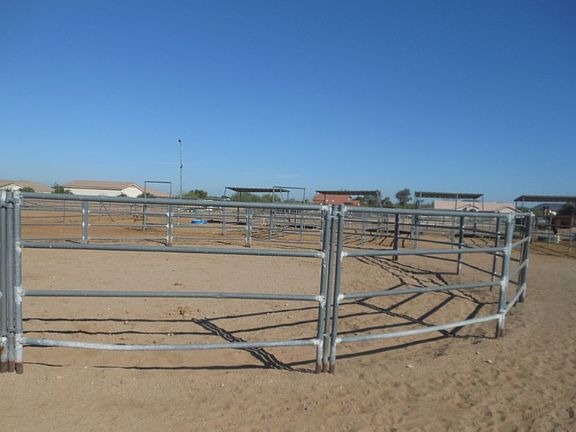 Round pen and two arenas 