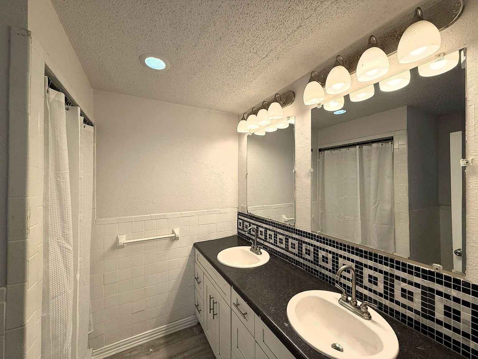 4 bed, 3.0 bath, 1618 sqft, $1,295 — Photo 4