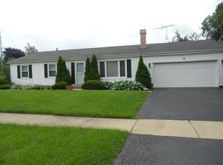 11 W Granville Ave, Roselle, IL 60172