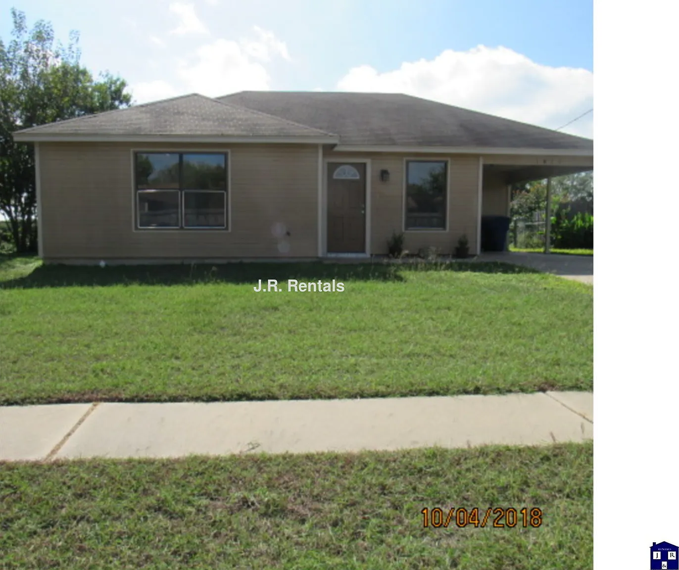 2 bed, 1.0 bath, 894 sqft, $1,000 — Photo 1