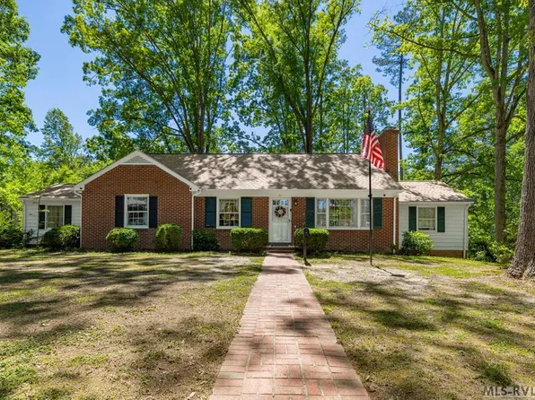 711 Forest Hill Dr, South Hill, VA 23970