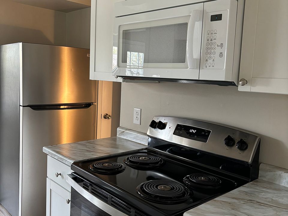 1st image of 19 Mimosa Dr