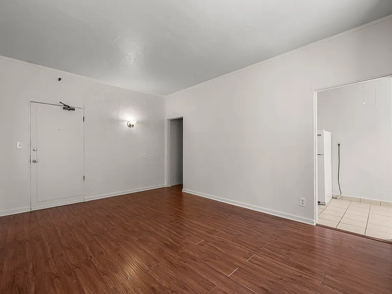 1610 N Normandie Ave — Photo 6