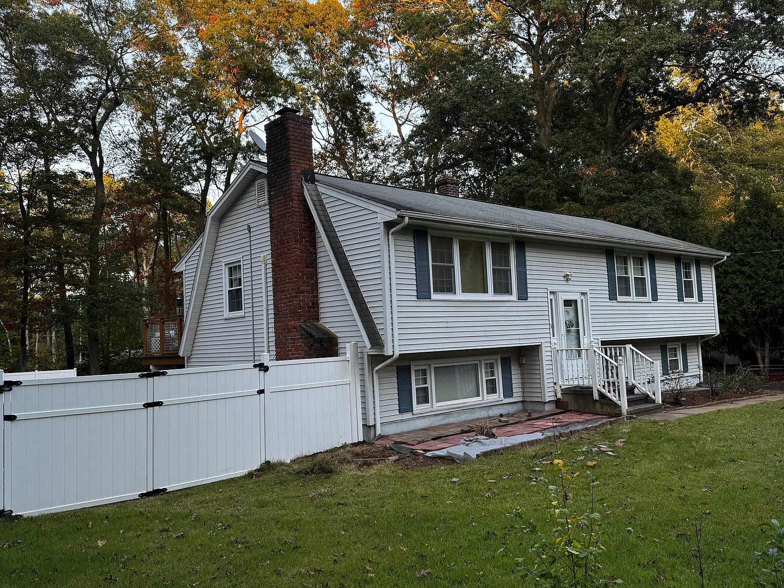 3 bed, 1708 sqft, $2,950 — Photo 3