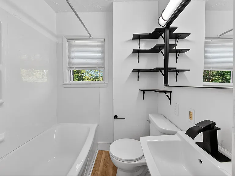 511 Brown St — Photo 31