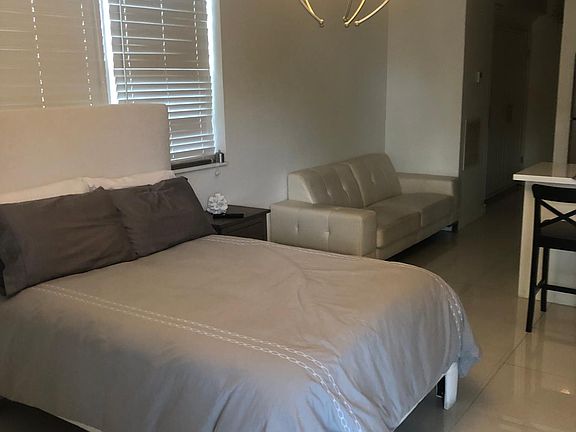 5th image of 2445 Lake Pancoast Dr APT 17