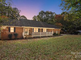 2455 Old Pond Dr, Lincolnton, NC 28092