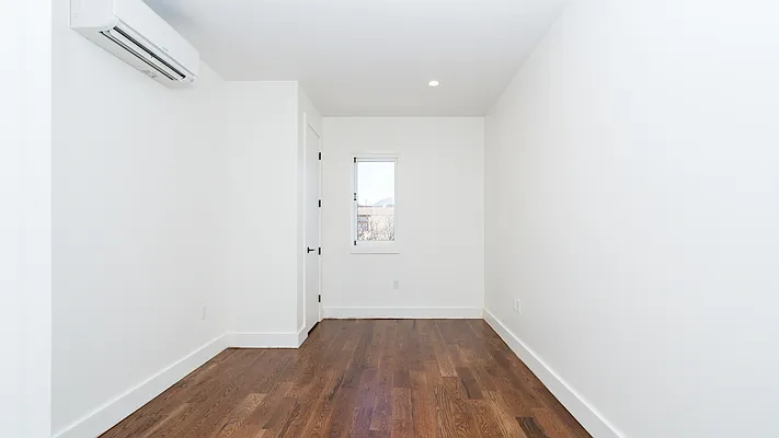 Rented by Nooklyn NYC LLC | media 93