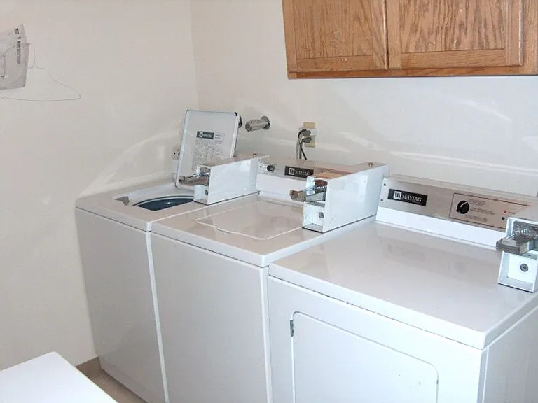 4875 SW Lombard Ave — Photo 58